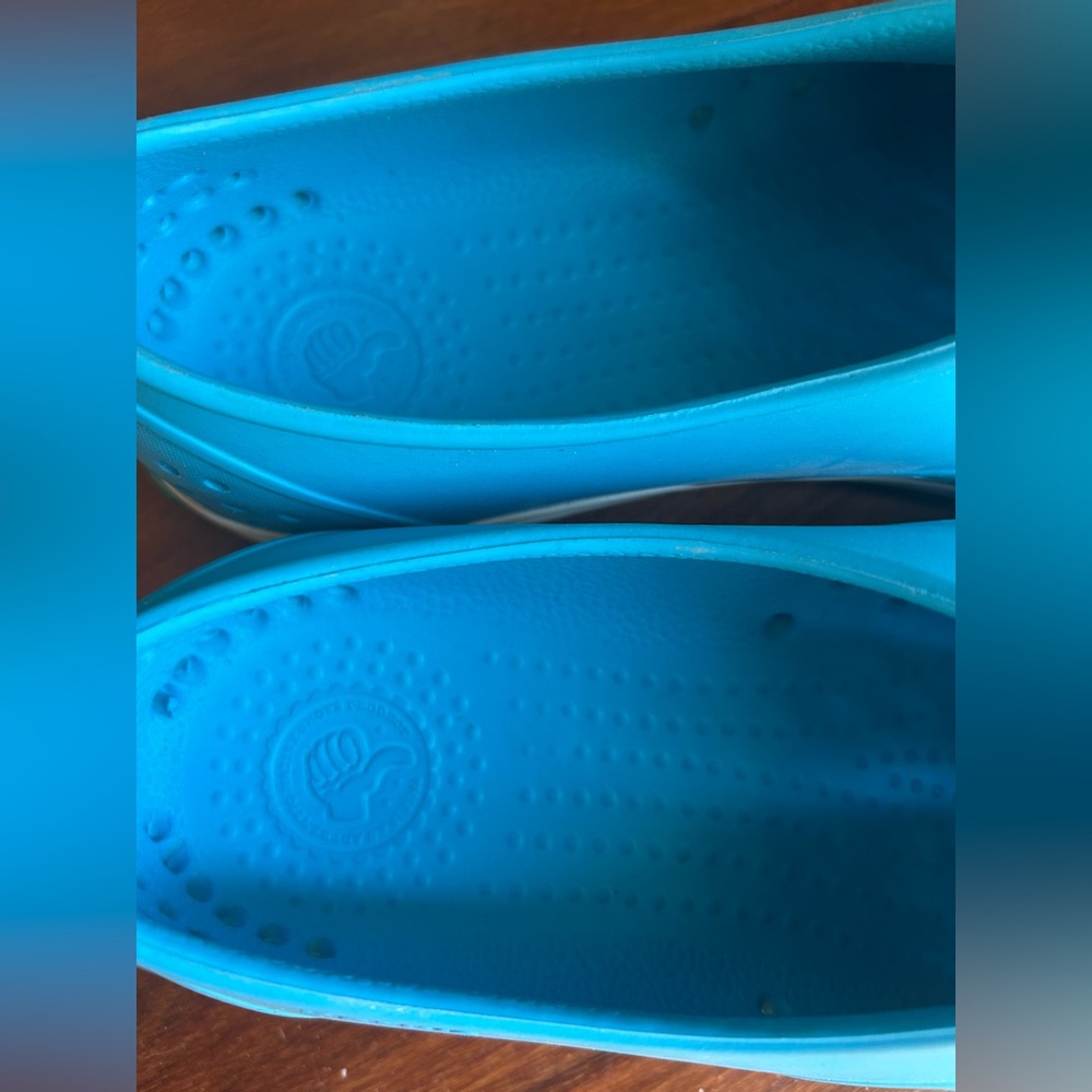 Native Blue Slip-On Shoes Women’s Size 9 Worn Once - Picture 2 of 3